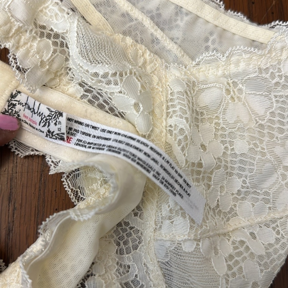 Intimately free people lace bralette XS - Picture 4 of 4